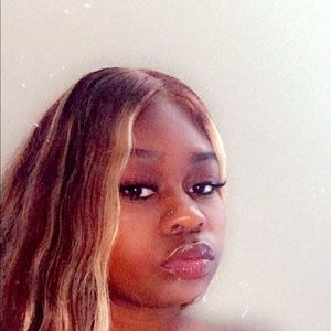 Meet your Posher, Jade